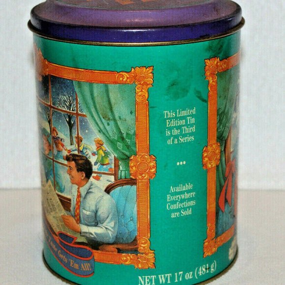VTG 1994 COLLECTIBLE TOOTSIE ROLL CHRISTMAS TIN CAN 6-5/8” TALL ENGLAND CONTAINE - Picture 3 of 6
